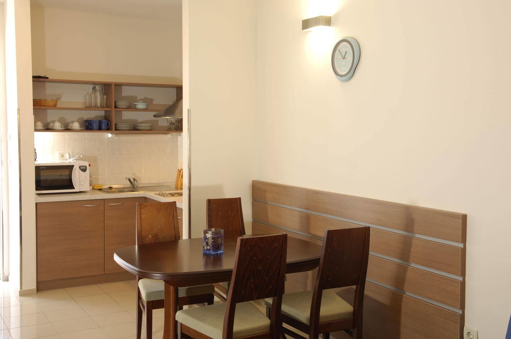 Apartmani Marija พอสติรา ภายนอก รูปภาพ