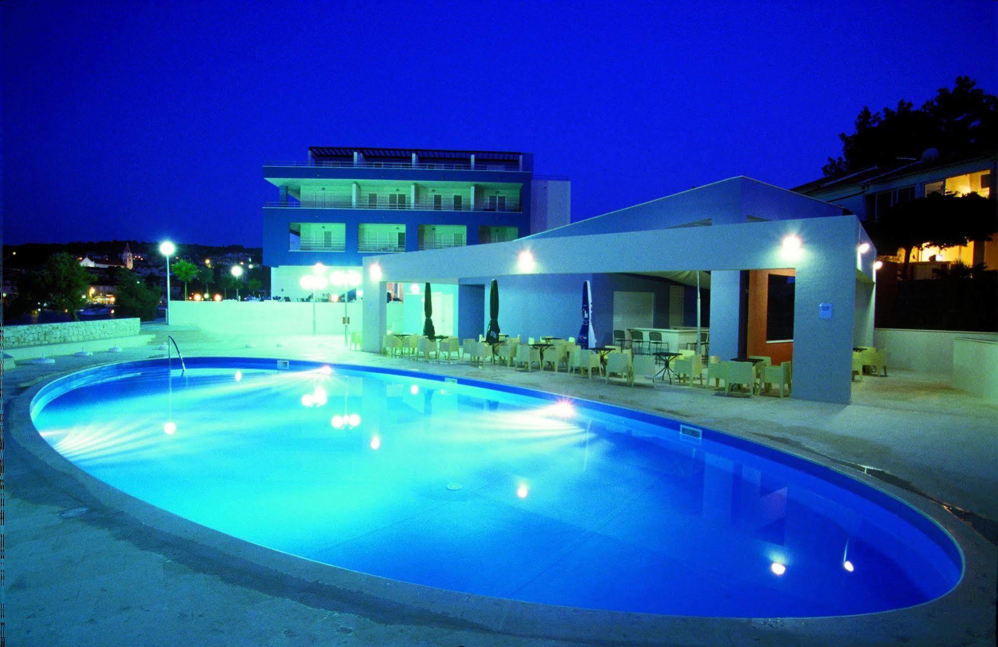 Apartmani Marija พอสติรา ภายนอก รูปภาพ